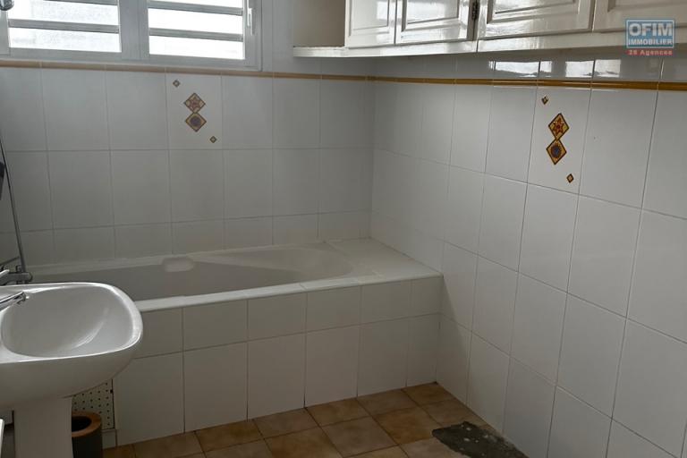 A louer Appt F2 de 45,96 m² meublé à proximité direct du centre ville de Saint-André