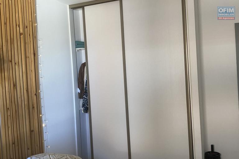 A vendre bel appartement T2 avec vue mer au centre ville de la Possession.