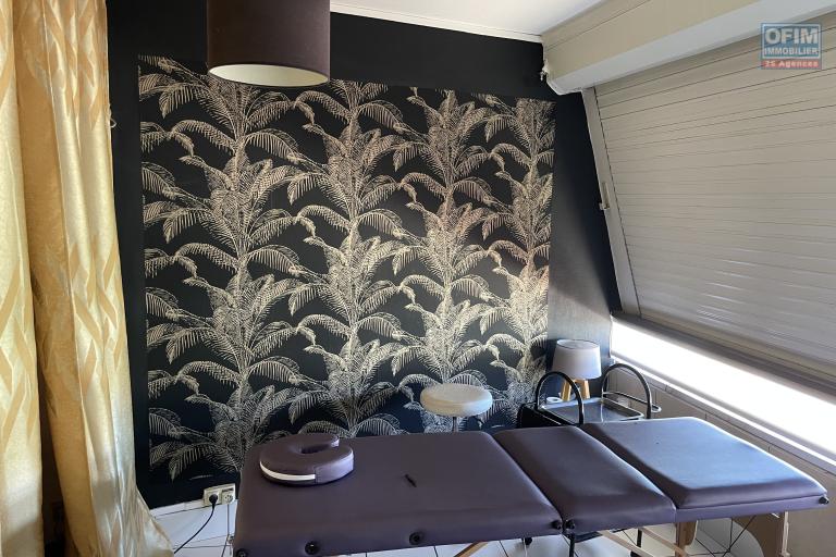  &Agrave; Vendre &ndash; Ensemble immobilier T2 + garage am&eacute;nag&eacute; en T2  &agrave; Saint Gilles les Bains (97434)