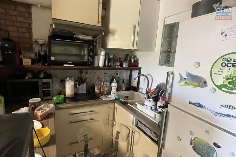  &Agrave; Vendre &ndash; Ensemble immobilier T2 + garage am&eacute;nag&eacute; en T2  &agrave; Saint Gilles les Bains (97434)