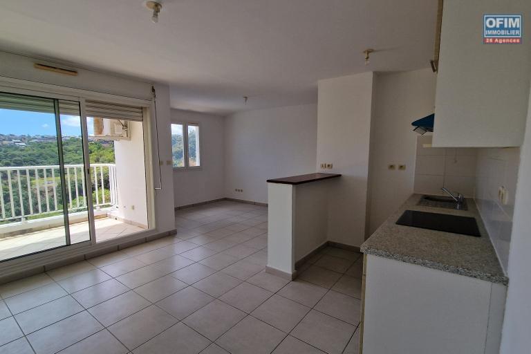 A LOUER - APPART T2 AVEC TERRASSE ET VUE DEGAGEE