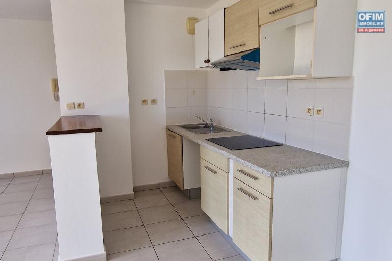 A LOUER - APPART T2 AVEC TERRASSE ET VUE DEGAGEE