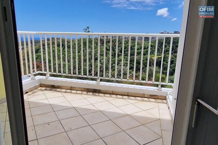 A LOUER - APPART T2 AVEC TERRASSE ET VUE DEGAGEE