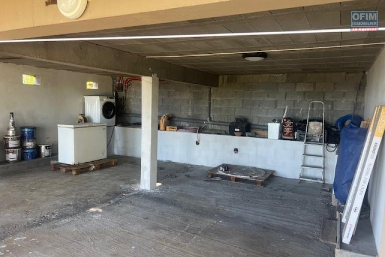 &Agrave; louer &ndash; Belle villa F4 avec piscine &ndash; Quartier du Manirons