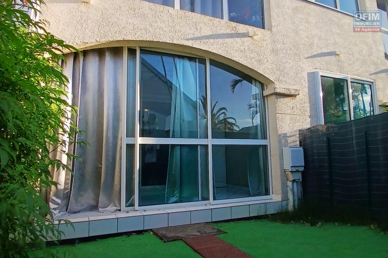 A LOUER Studio/F1 avec cour sur la SALINE LES BAINS