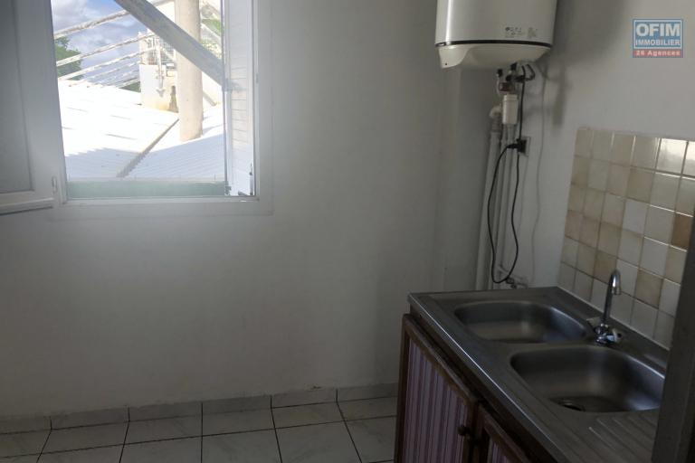 A louer appartement T2 a saint - clotilde