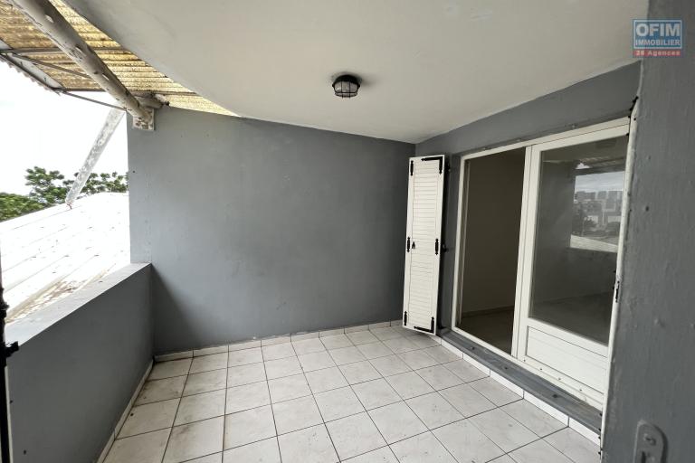 A louer appartement T2 a saint - clotilde