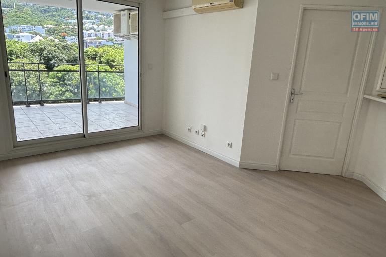 A louer Beau T2 ( refait entièrement) rue des manguiers proche centre ville