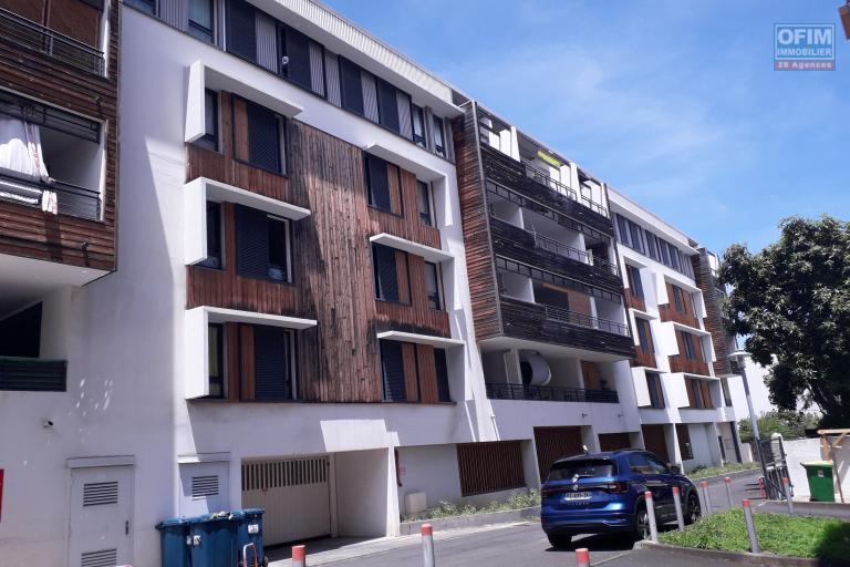 A louer grand appartement T2 au centre ville de la Possession