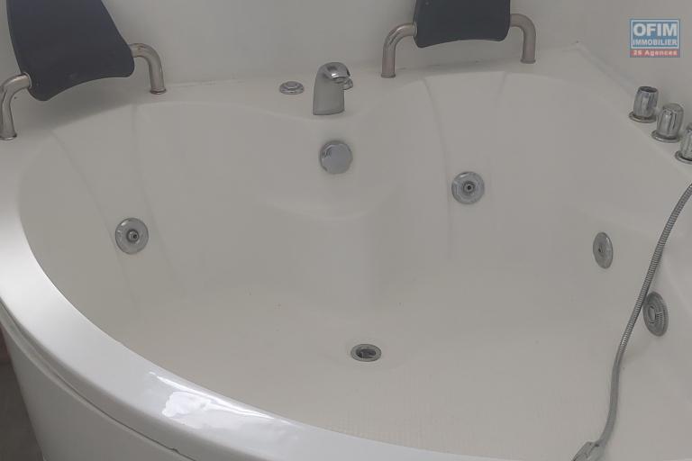 A louer appartement avec trois chambres &agrave; St Louis Roches Maigres