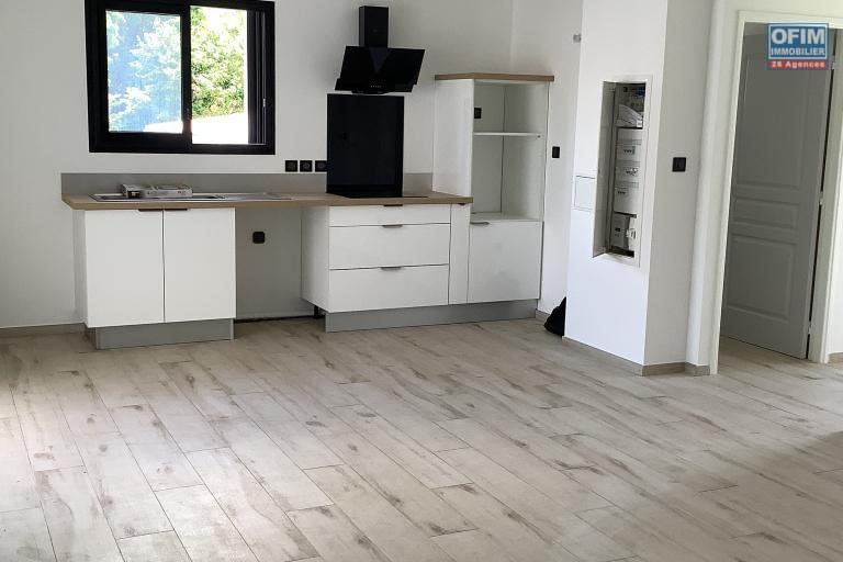 A louer bel appartement neuf f3 a la rivi&egrave;re saint louis