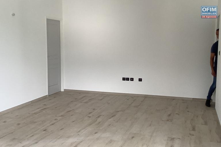 A louer bel appartement neuf f3 a la rivi&egrave;re saint louis