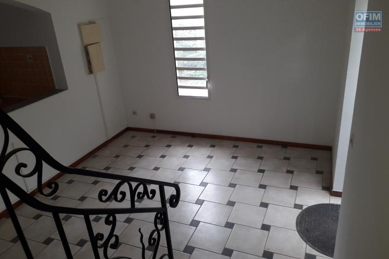 A louer villa F5 avec piscine sur le bas de la Possession