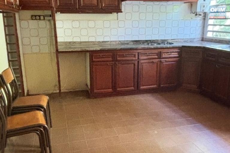 A vendre maison &agrave; r&eacute;nover chemin piton tresor &agrave; La Montagne