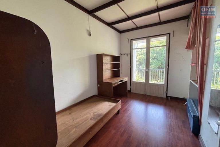 A vendre maison &agrave; r&eacute;nover chemin piton tresor &agrave; La Montagne