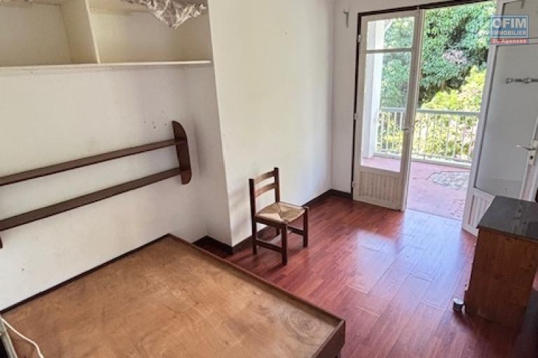 A vendre maison &agrave; r&eacute;nover chemin piton tresor &agrave; La Montagne