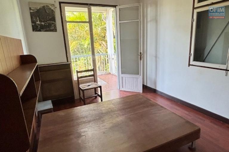 A vendre maison &agrave; r&eacute;nover chemin piton tresor &agrave; La Montagne