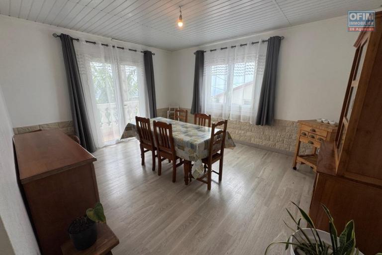 A louer superbe appartement F4 de 88 m² NON MEUBLE proche du centre ville au Tampon