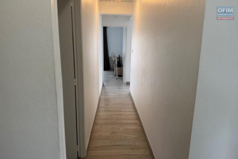 A louer superbe appartement F4 de 88 m² NON MEUBLE proche du centre ville au Tampon