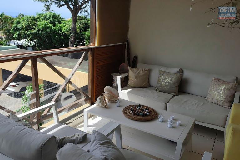 À VENDRE – Duplex T4 d’exception de 114 m2 à Bois d'Olive Saint-Pierre à 358 000€