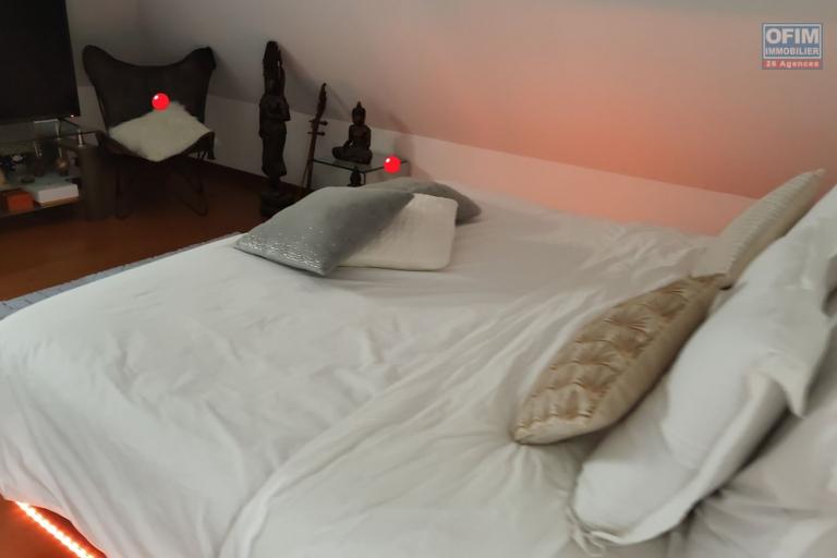 À VENDRE – Duplex T4 d’exception de 114 m2 à Bois d'Olive Saint-Pierre à 358 000€