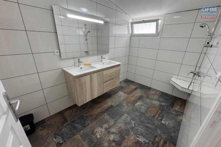 A louer jolie villa F3 enti&egrave;rement r&eacute;nov&eacute;e