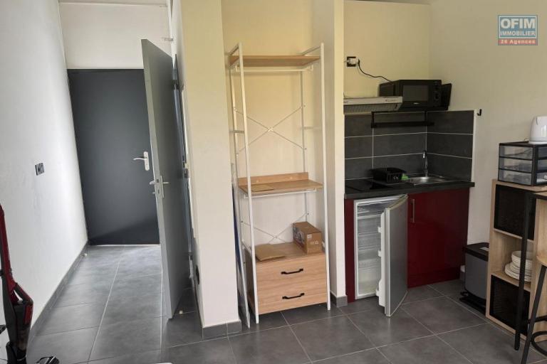 A louer joli studio MEUBLE pour &eacute;tudiant face &agrave; l'universit&eacute; le Tampon