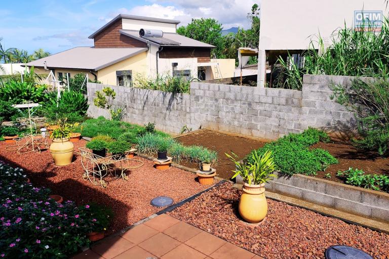 &Agrave; vendre &ndash; Belle maison cr&eacute;ole contemporaine de 118 m&sup2; sur 618 m&sup2; de terrain &ndash; Le Tampon (974)
