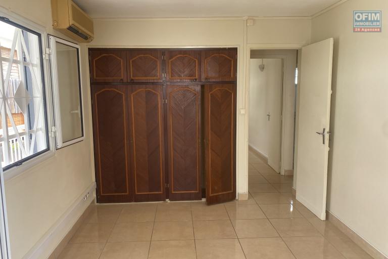 A LOUER Appartement T4 Centre ville de la POSSESSION