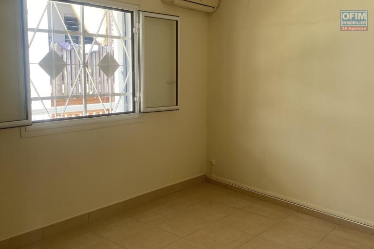 A LOUER Appartement T4 Centre ville de la POSSESSION