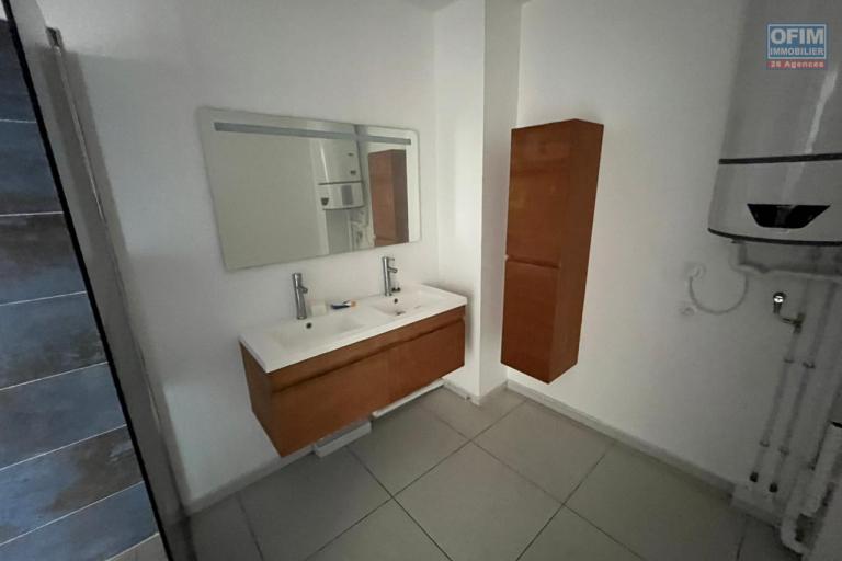 A VENDRE APPARTEMENT F4 DE 103.31 M2 AU CENTRE VILLE DE SAINT DENIS