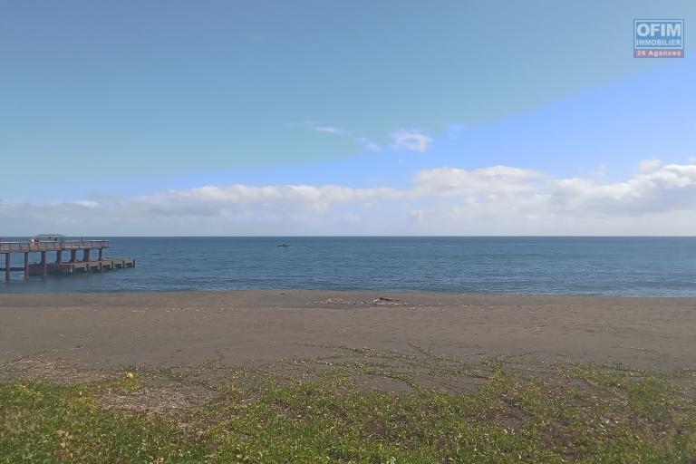 A VENDRE terrain en plein centre ville de SAINT-PAUL .