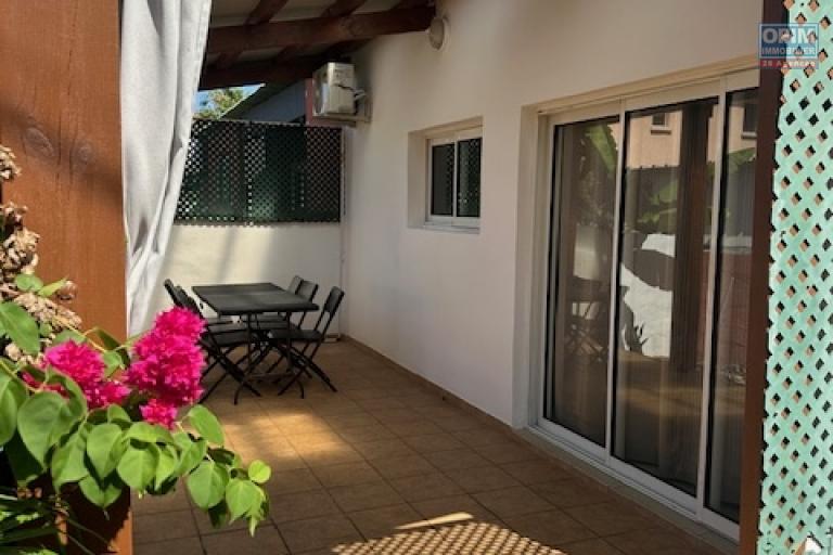 A LOUER Charmante maison meublée F3 à Terre-Sainte