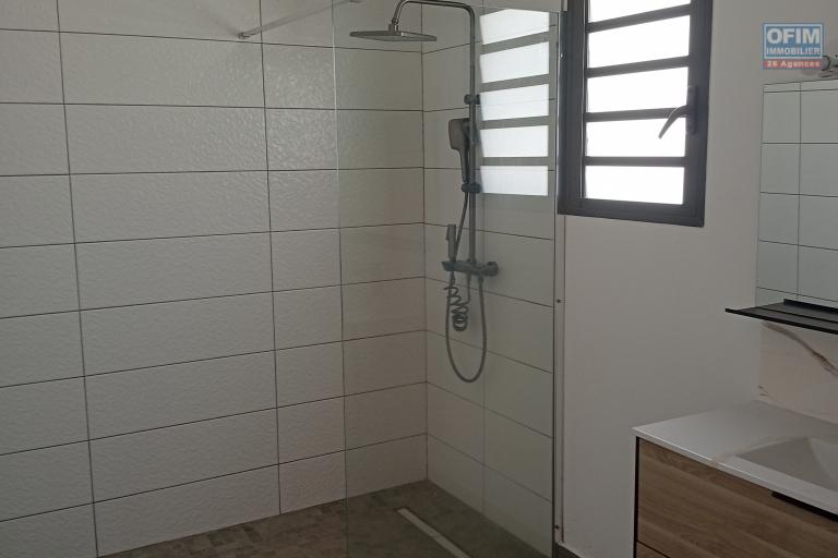 A VENDRE MAISON NEUVE F4/5 DE 131 M2 AVEC VUE MER A LA SALINE LES HAUTS