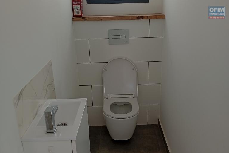 A VENDRE MAISON NEUVE F4/5 DE 131 M2 AVEC VUE MER A LA SALINE LES HAUTS