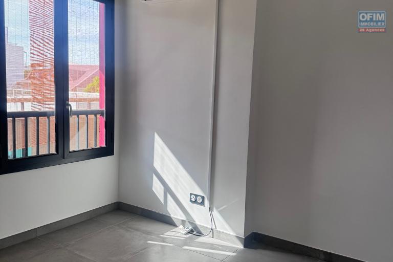 A louer ce jolie appartement de type F2 sur la r&eacute;sidence MARC AURELE rue Monthyon &agrave; Saint Denis.