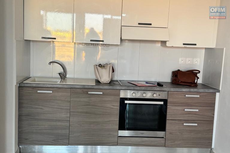 A louer ce charmant appartement de type F2 d'une surface de 57.13m2 sur la r&eacute;sidence PASSERELLE &agrave; Sainte Clotilde