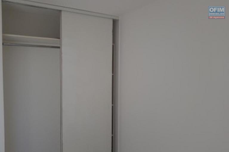 A louer F2 spacieux sur la r&eacute;sidence Les Ambrevattes impasse des ambrevattes rue lory les hauts &agrave; Sainte Clotilde.