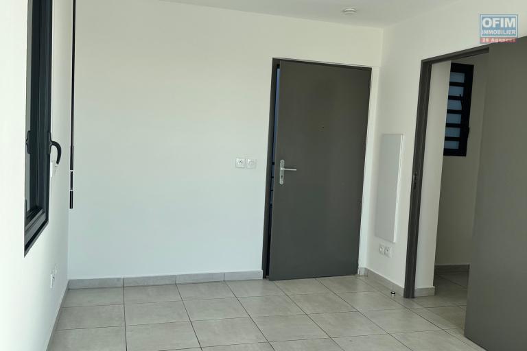 A louer bel appartement récent de type F1 sur la résidence Castel Roc Bois de Nèfles à Sainte Clotilde.