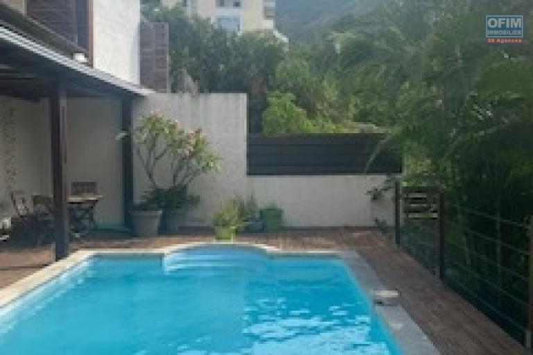 A louer Belle villa jumelée de type F4 dans un quartier résidentiel à BELLEPIERRE SAINT DENIS