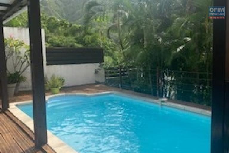 A louer Belle villa jumelée de type F4 dans un quartier résidentiel à BELLEPIERRE SAINT DENIS