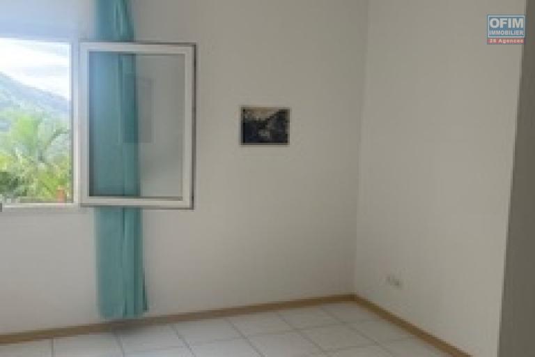 A louer Belle villa jumelée de type F4 dans un quartier résidentiel à BELLEPIERRE SAINT DENIS