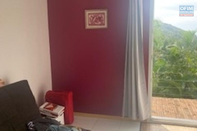 A louer Belle villa jumelée de type F4 dans un quartier résidentiel à BELLEPIERRE SAINT DENIS