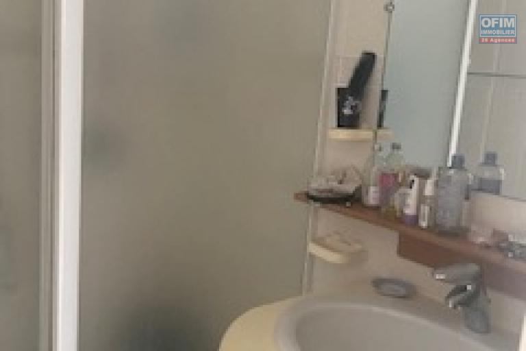 A louer Belle villa jumelée de type F4 dans un quartier résidentiel à BELLEPIERRE SAINT DENIS