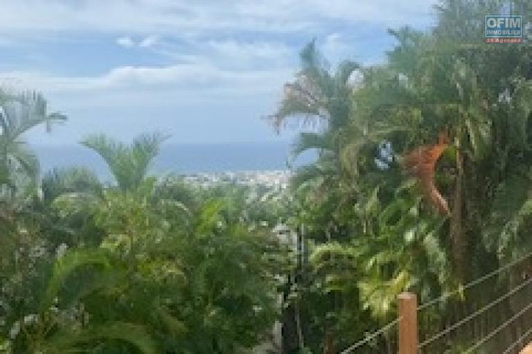 A louer Belle villa jumelée de type F4 dans un quartier résidentiel à BELLEPIERRE SAINT DENIS