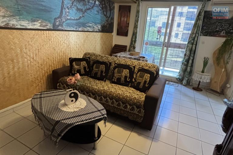 A vendre T2 à St Denis quartier de La Trinité, face au parc.