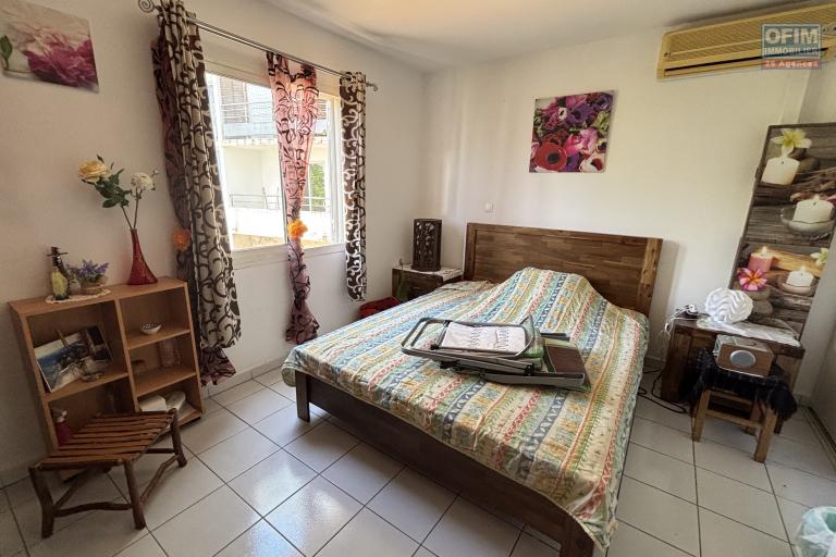 A vendre T2 à St Denis quartier de La Trinité, face au parc.