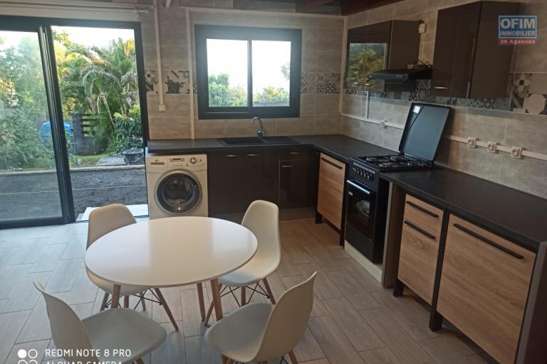 VILLA F4 avec Appartement de type F2 en sous sol