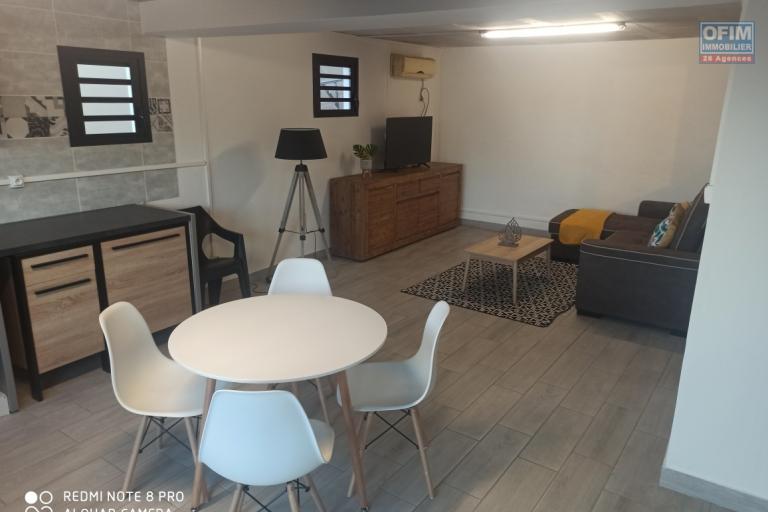 VILLA F4 avec Appartement de type F2 en sous sol