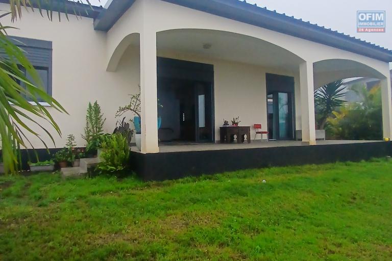 A VENDRE Charmante maison de type F3 de 90 m2 &agrave; la Chaloupe SAINT-LEU